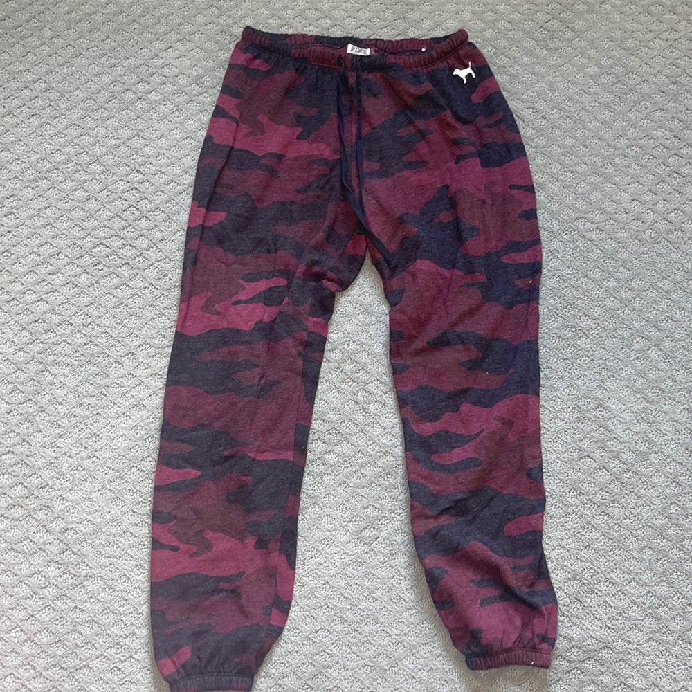Brand : pink size M red and black camo sweatpants with cuff at bottom